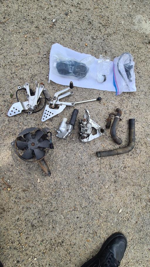 Vehicles Middle Park South East London - Photos for Yamaha R6 5EB parts