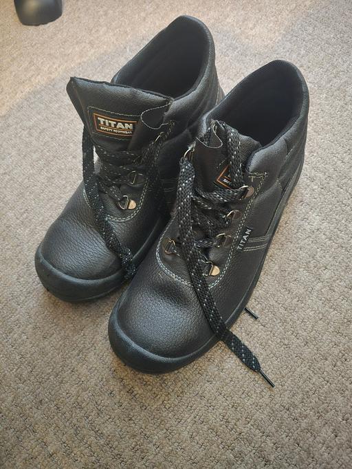 Buy & Sell Catford South East London - Photos for Titan safety boots