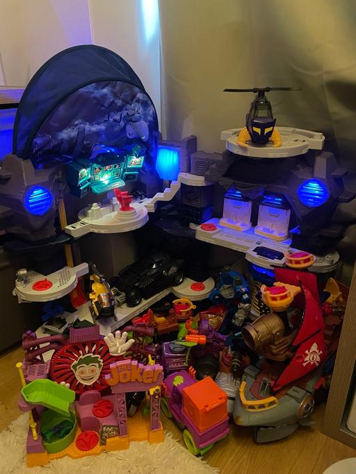 Buy & Sell Wednesbury Sandwell - Photos for Batman cave toy imaginex set