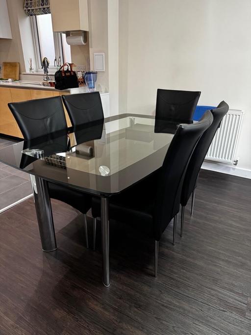 Buy & Sell Harold Wood Havering - Photos for Harvey’s two tier Dining table with 6 chairs