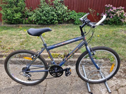 Buy & Sell Sipson Hillingdon - Photos for BOYS FALCON BIKE BICYCLE