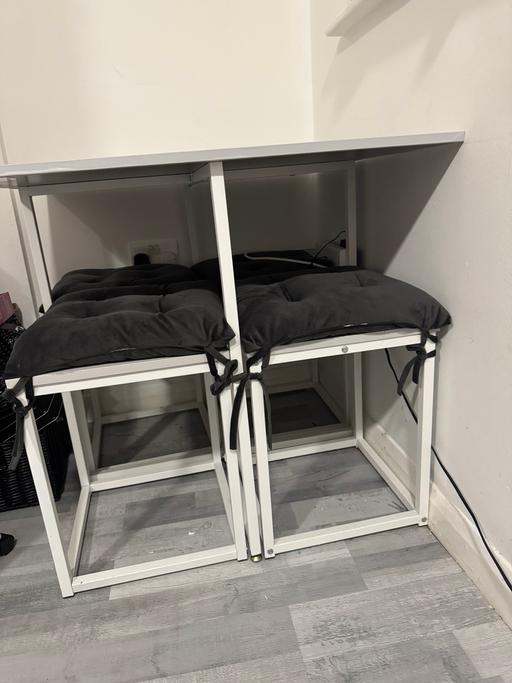 Buy & Sell Newham East London - Photos for HOMCOM Modern 5piece dining table set square