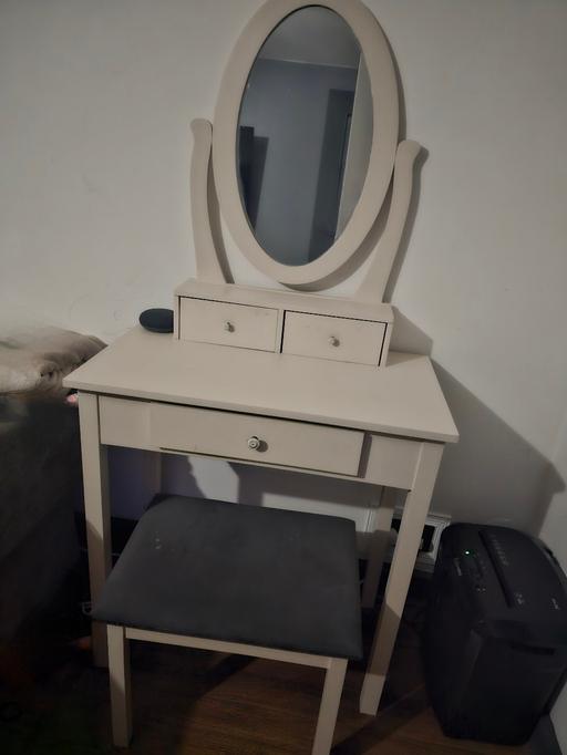 Buy & Sell Wood Green North London - Photos for makeup table