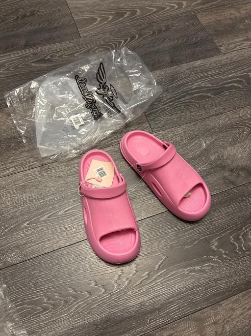 Buy & Sell Woodsetton Dudley - Photos for Girls new flip flops