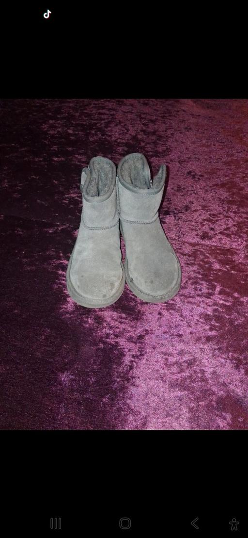 Buy & Sell South Hackney East London - Photos for UGG Women Green Boots
