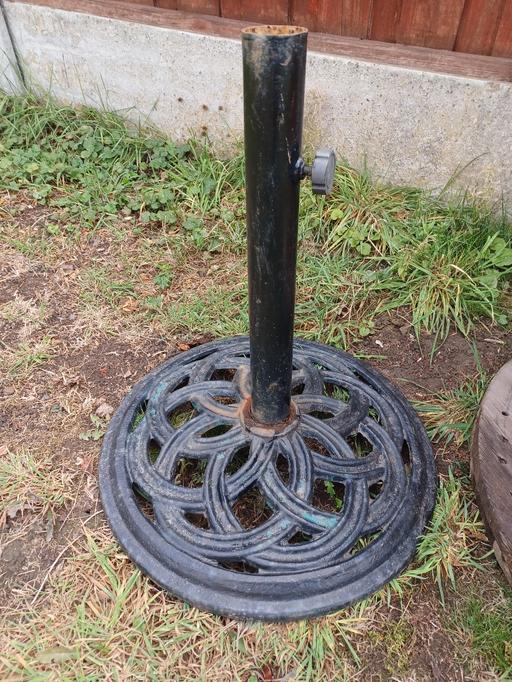 Buy & Sell Eckington North East Derbyshire - Photos for parasol stand very heavy