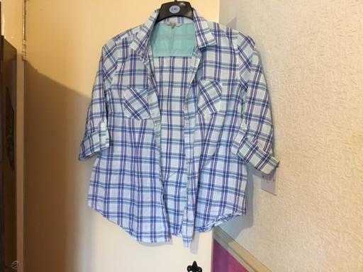 Buy & Sell Woodcross Wolverhampton - Photos for Ladies Shirt size 22 button Back Sleeve
