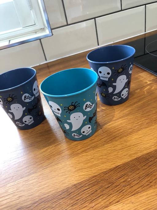 Buy & Sell Turnford Broxbourne - Photos for 3 HALLOWEEN PLASTIC CUPS