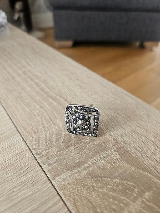 Buy & Sell Newton Doncaster - Photos for Silver coloured ring, size medium.