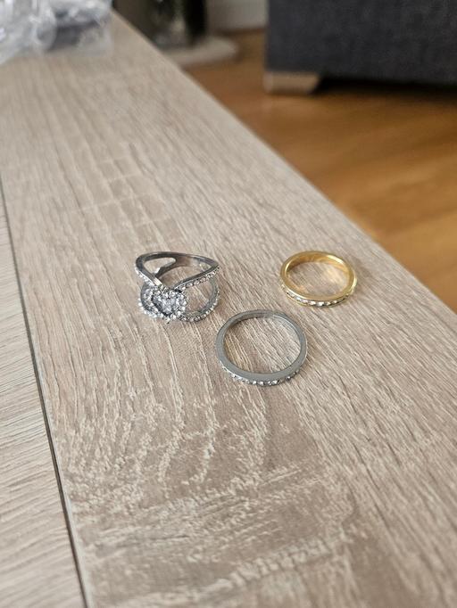Buy & Sell Newton Doncaster - Photos for 3 rings, size small and medium.