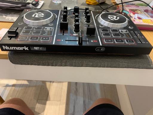 Buy & Sell Thornton Heath Croydon - Photos for Numark party mix USB DJ