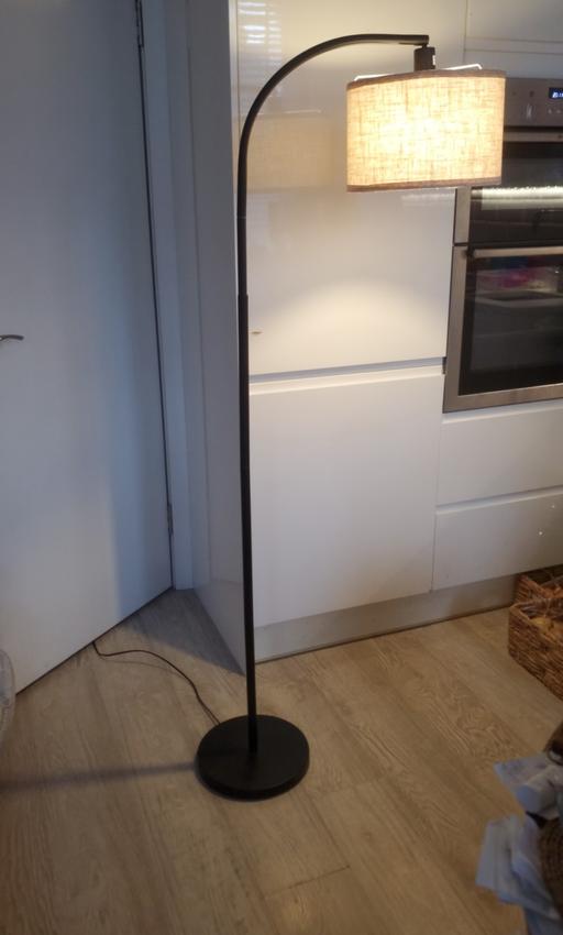 Buy & Sell Brondesbury North West London - Photos for Floor lamp