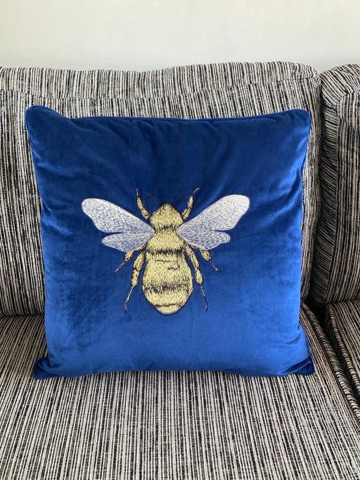 Buy & Sell Sedgley Dudley - Photos for Beautiful bee cushion