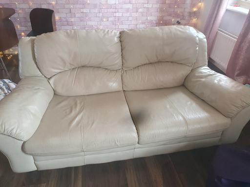 Buy & Sell Wellingborough North Northamptonshire - Photos for 2 seater leather sofa cream