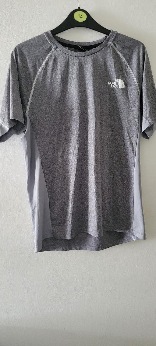 Buy & Sell Raynes Park South West London - Photos for North Face T-shirt