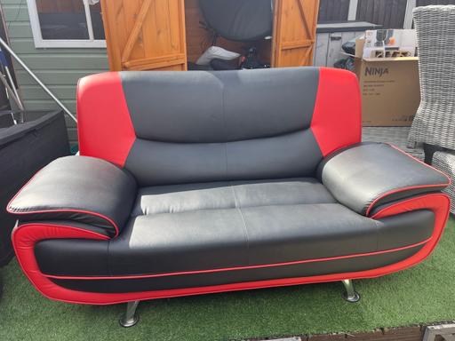 Buy & Sell Eastwood Southend-on-Sea - Photos for Black and red sofa