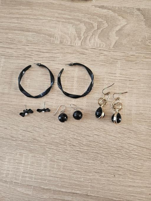 Buy & Sell Newton Doncaster - Photos for Black earrings collection..4 pairs.