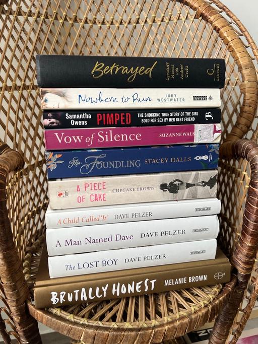 Buy & Sell Hounslow Town Centre Hounslow - Photos for BOOK BUNDLE