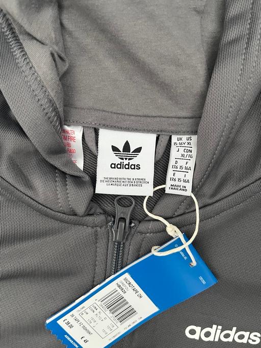 Buy & Sell Cheam Sutton - Photos for Adidas boys zip up hoodie 15-16yrs