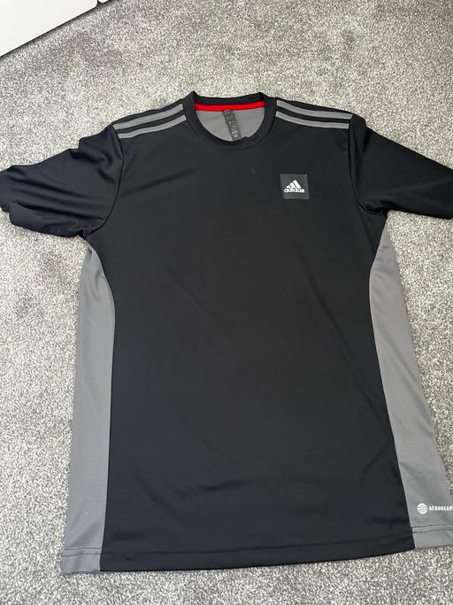 Buy & Sell Cheam Sutton - Photos for Men’s Adidas “Areoready” top