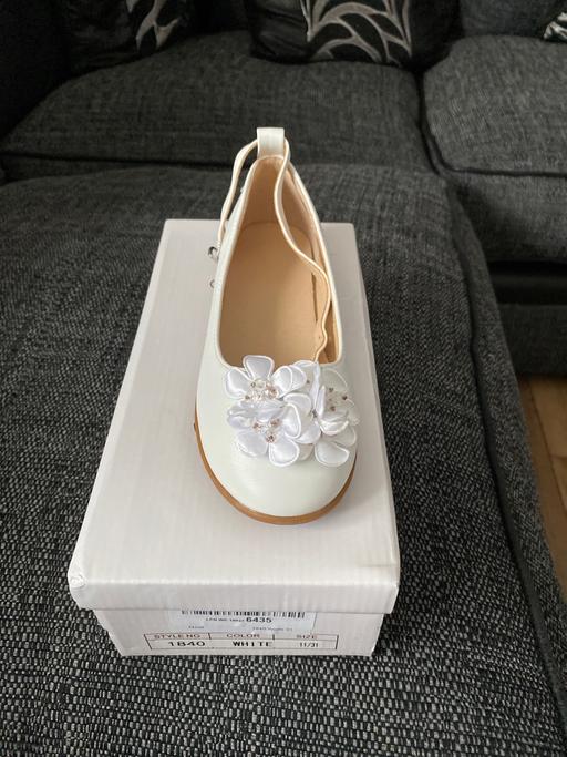 Buy & Sell Ettingshall Wolverhampton - Photos for Girls white shoes bnwt size 11