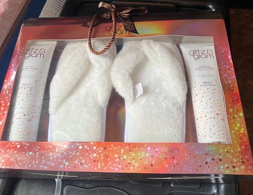 Buy & Sell Becontree Heath East London - Photos for Toe post slipper gift set
