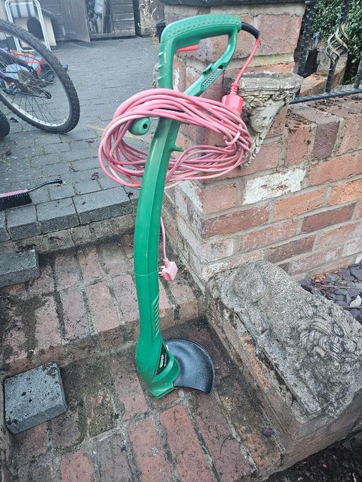 Buy & Sell Holly Hall Dudley - Photos for QUALCAST 320W GRASS STRIMMER