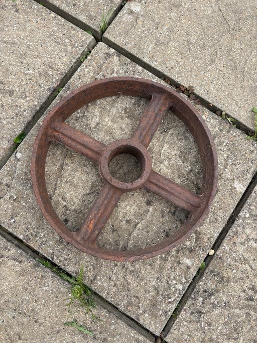 Buy & Sell East Malling Tonbridge and Malling - Photos for Cast iron wheel