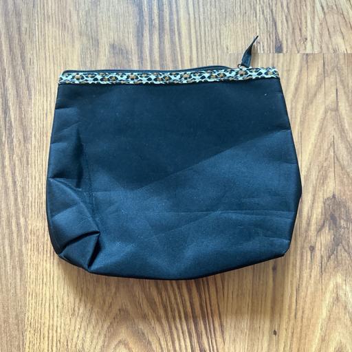 Buy & Sell Atherton Wigan - Photos for Next Black Cheetah Detail Zip Make Up Bag