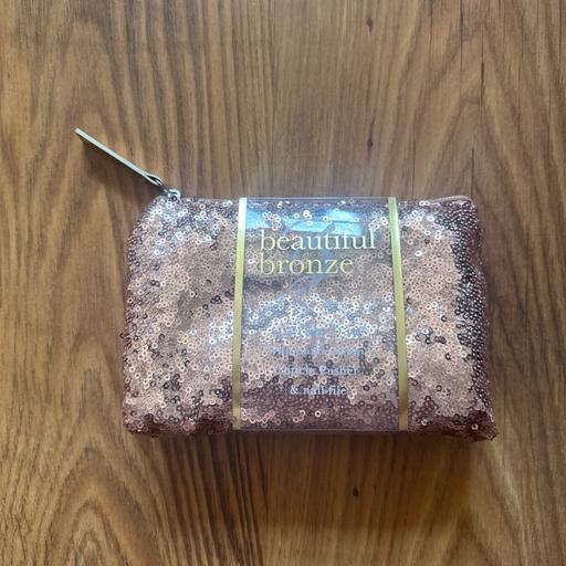 Buy & Sell Atherton Wigan - Photos for Beautiful Bronze Sparkle Bag & Hand Cream