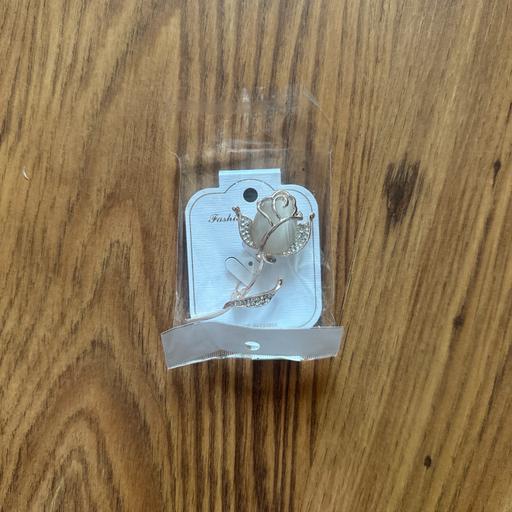 Buy & Sell Atherton Wigan - Photos for Fashion Jewellery Rose Flower Pin Brooch