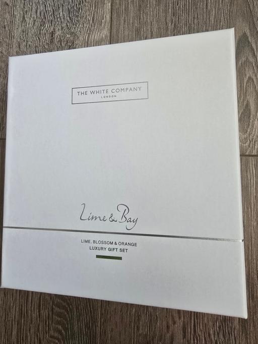 Buy & Sell Bow East London - Photos for The White Company Lime & Bay Luxury Gift Set