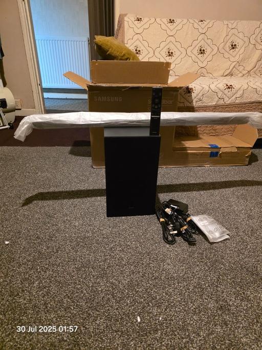 Buy & Sell Castle Green East London - Photos for SAMSUNG SOUNDBAR + SUBWOOFER MODEL S700D