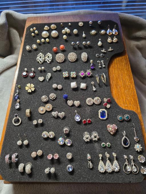 Buy & Sell Rhigos Rhondda Cynon Taf - Photos for large variety of earrings
