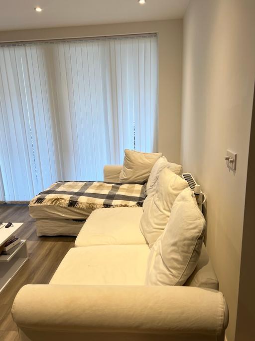 Buy & Sell Poplar East London - Photos for White Chaise Sofa-Bed