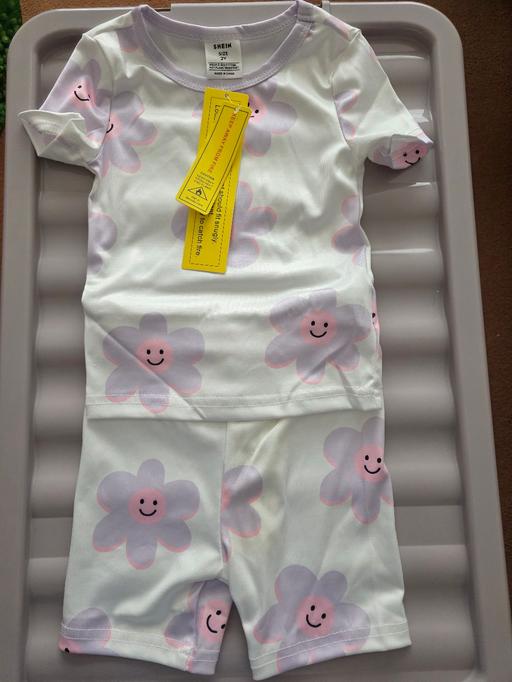 Buy & Sell Blackpool Town Centre Blackpool - Photos for Flower pyjamas age 2 years