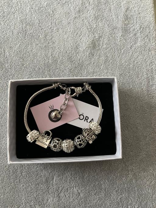 Buy & Sell Hamilton South Lanarkshire - Photos for Lovely boxed charm bracelet