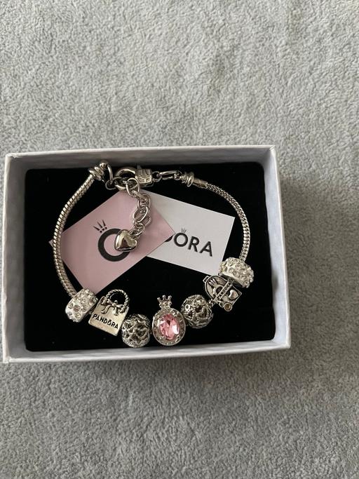 Buy & Sell Hamilton South Lanarkshire - Photos for Lovely boxed charm bracelet