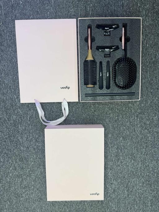 Buy & Sell Hounslow Town Centre Hounslow - Photos for Dyson Giftset