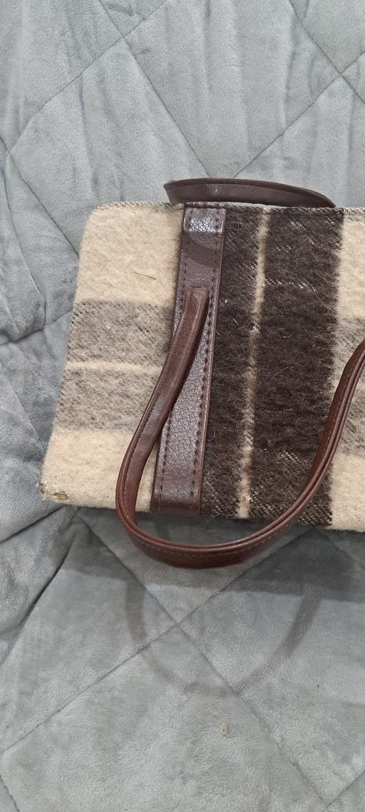 Buy & Sell Sutton Coldfield Birmingham - Photos for Vintage wool bag * does have holes *