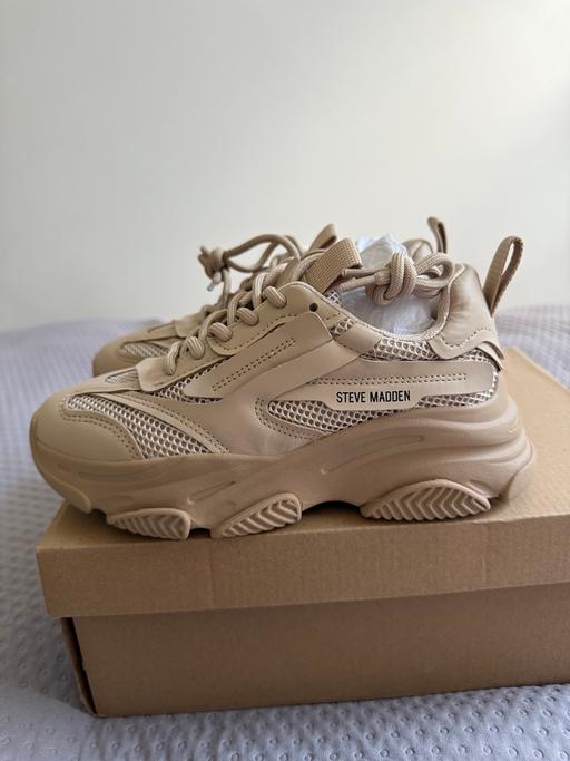 Buy & Sell Sunninghill Windsor and Maidenhead - Photos for Steve Madden trainers (kids)