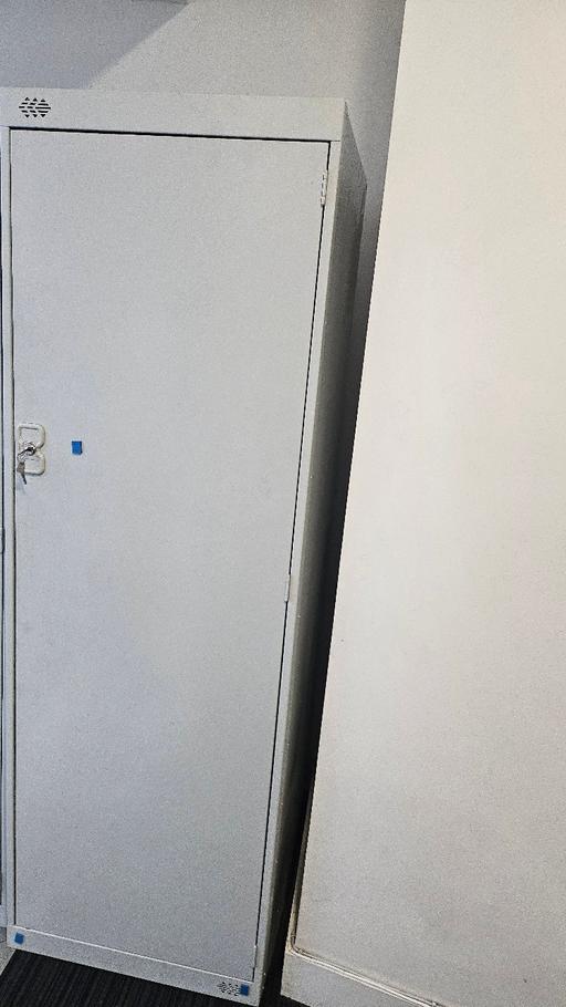 Buy & Sell Farringdon Central London - Photos for metal, shelved cabinet with lock and keys