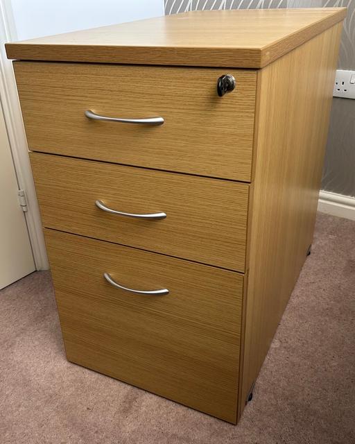 Buy & Sell Measham North West Leicestershire - Photos for High Desk Pedestal