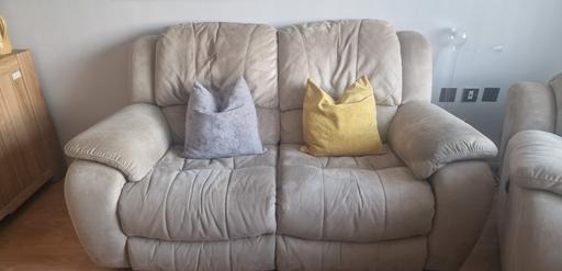 Buy & Sell Rustington Arun - Photos for 2 seater recliner sofa and 2 electric recline