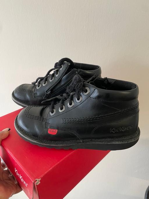 Buy & Sell White City West London - Photos for Kickers school shoes