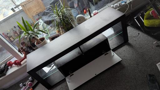 Buy & Sell Bow Church East London - Photos for TV unit and LED blue glass light