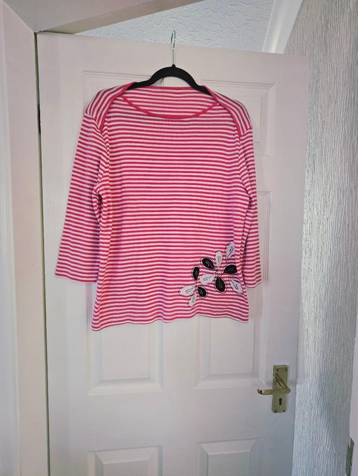 Buy & Sell Newton Doncaster - Photos for Long sleeved T-shirt, size 16/18.