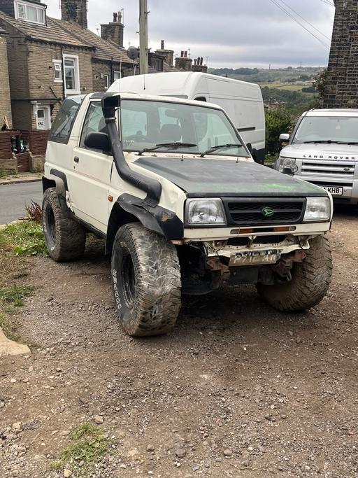 Vehicles Thornton Bradford - Photos for Daihatsu sportrak off-roader