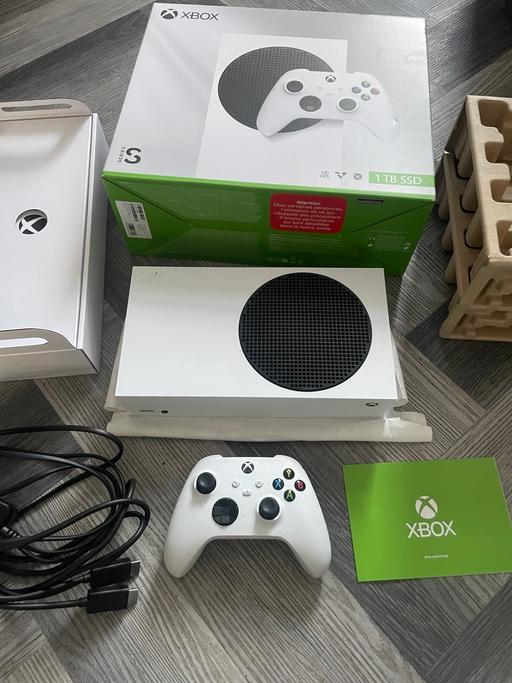 Buy & Sell Hanley Stoke-on-Trent - Photos for Xbox Series S 1TB Boxed £220
