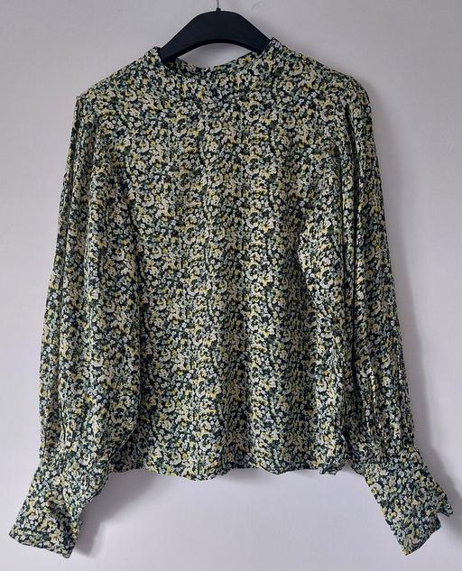 Buy & Sell Saint Marks Cheltenham - Photos for Floral Blouse